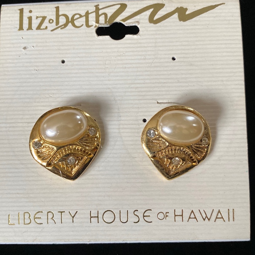 Liz beth Liberty House of Hawaii Earrings